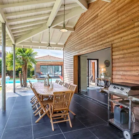 D'exception Pour 10 Pers Avec Piscine Chauffee Et Parking Prive A - Fr-1-791-28 Вилла Лабенн